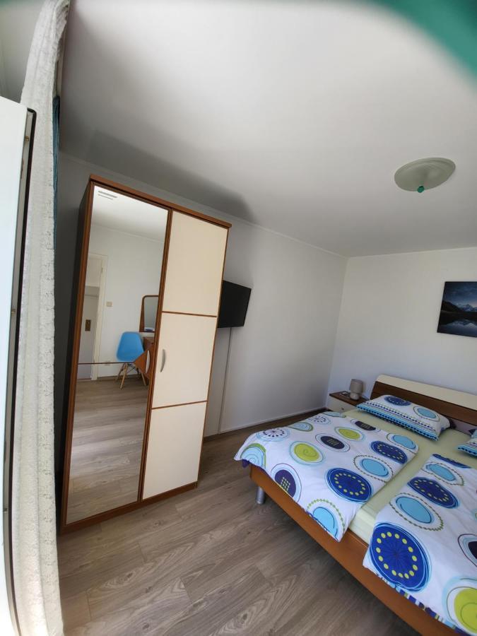 Apartmani Mira Supetarska Draga Bilik gambar