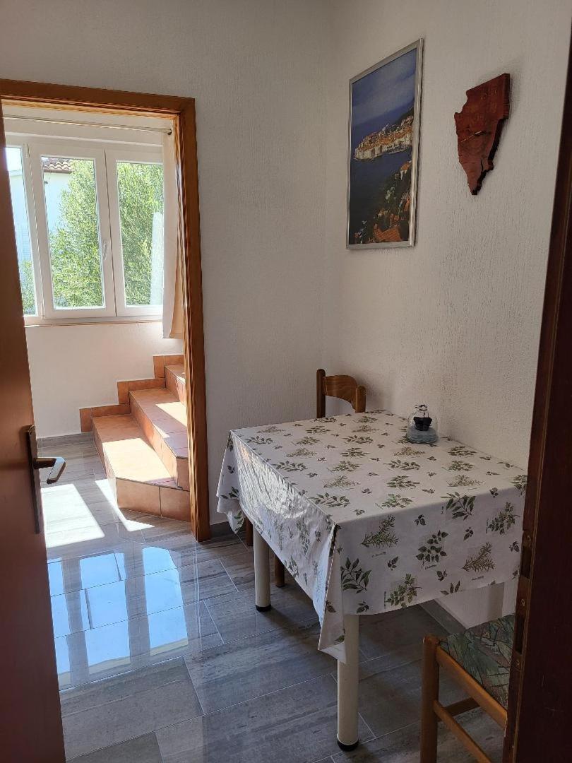 Apartmani Mira Supetarska Draga Luaran gambar