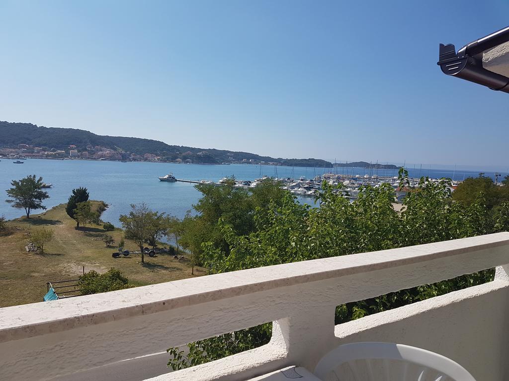 Apartmani Mira Supetarska Draga Luaran gambar