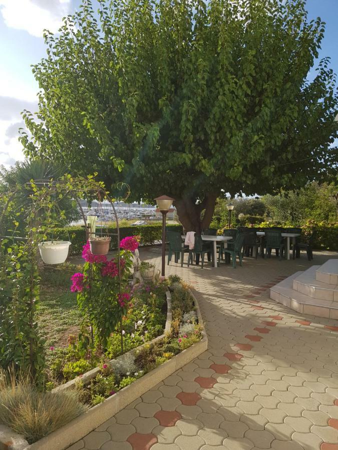 Apartmani Mira Supetarska Draga Luaran gambar