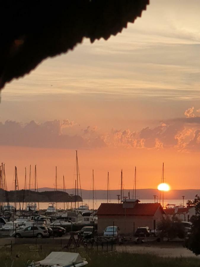 Apartmani Mira Supetarska Draga Luaran gambar